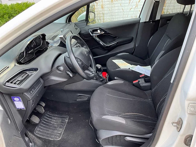 2012 peugeot 208 personenauto - afbeelding 10 van  27
