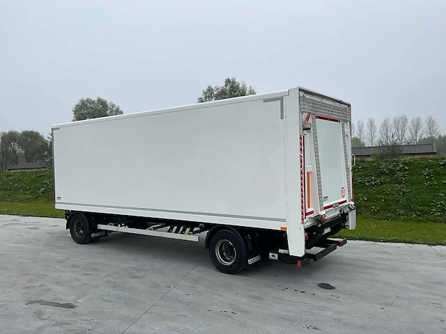 2012 rac10.10n - renders gesloten aanhangwagen met laadbrug - afbeelding 33 van  35