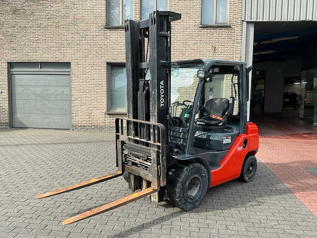 2012 toyota 02-8fdf25 vorkheftruck - afbeelding 1 van  14