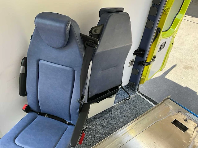 2012 volkswagen crafter ziekenwagen - afbeelding 28 van  66