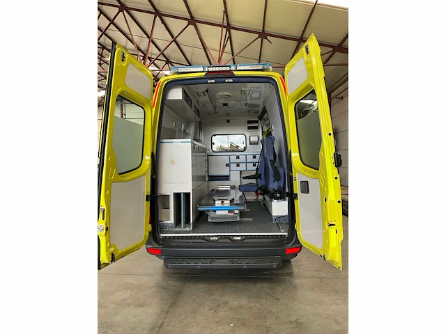 2012 volkswagen crafter ziekenwagen - afbeelding 31 van  66