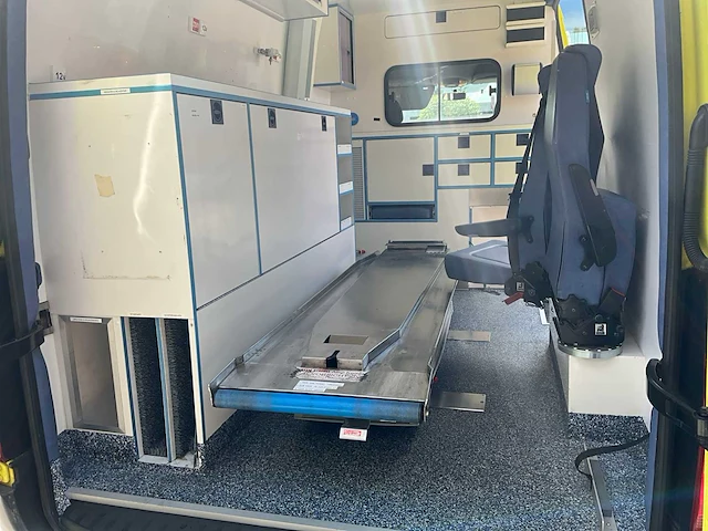 2012 volkswagen crafter ziekenwagen - afbeelding 32 van  66