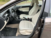 2012 volkswagen jetta - afbeelding 9 van  37