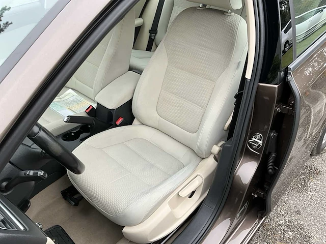 2012 volkswagen jetta - afbeelding 10 van  37