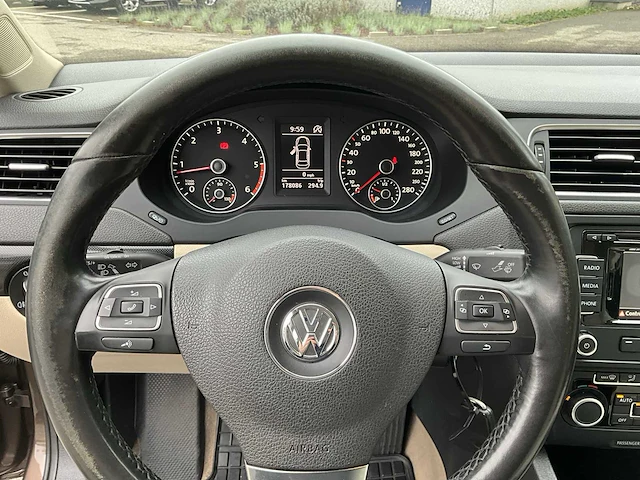 2012 volkswagen jetta - afbeelding 13 van  37