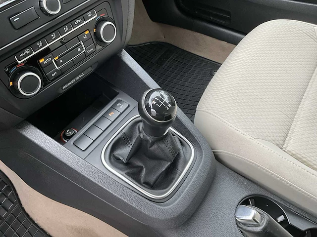2012 volkswagen jetta - afbeelding 16 van  37