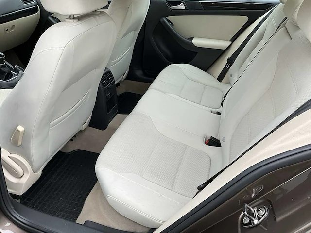 2012 volkswagen jetta - afbeelding 20 van  37
