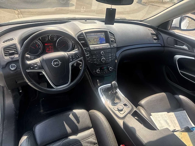2013 - opel insignia sports tourer sw - personenauto - afbeelding 15 van  32