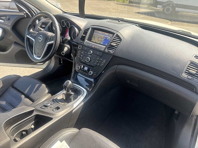 2013 - opel insignia sports tourer sw - personenauto - afbeelding 14 van  32