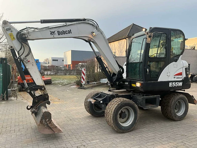 2013 bobcat e55w ea banden graafmachine - afbeelding 2 van  32