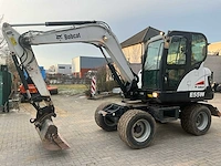 2013 bobcat e55w ea banden graafmachine - afbeelding 2 van  32