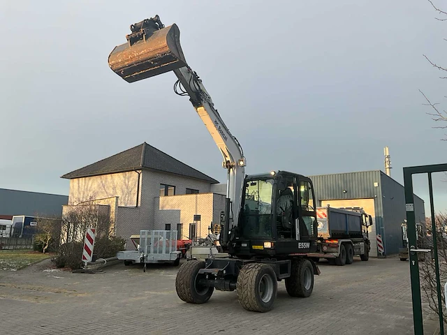 2013 bobcat e55w ea banden graafmachine - afbeelding 30 van  32