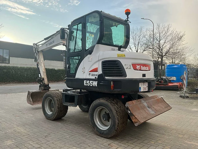 2013 bobcat e55w ea banden graafmachine - afbeelding 3 van  32