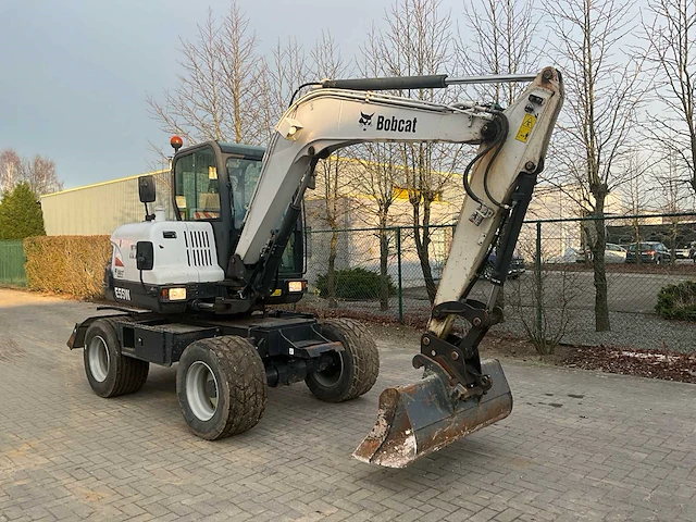 2013 bobcat e55w ea banden graafmachine - afbeelding 7 van  32