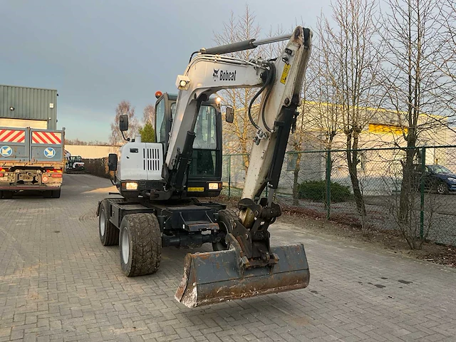 2013 bobcat e55w ea banden graafmachine - afbeelding 8 van  32