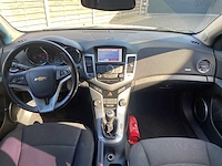 2013 chevrolet cruze sedan - afbeelding 2 van  26