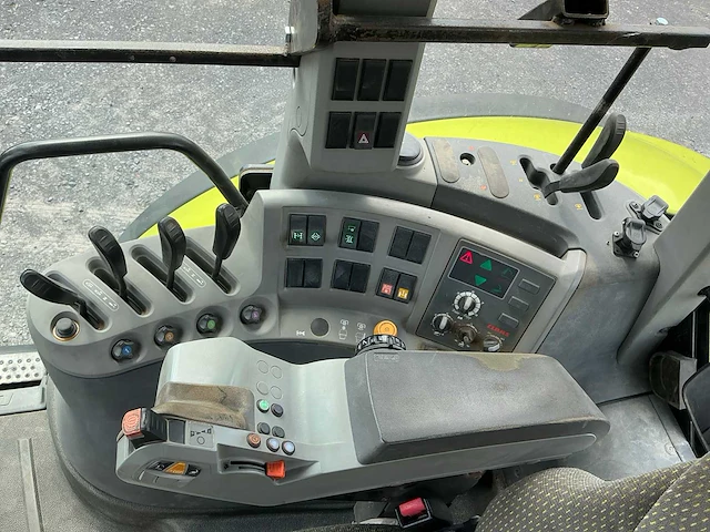 2013 claas axion 840 vierwielaangedreven landbouwtractor - afbeelding 2 van  28