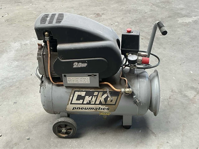 2013 criko zfl24 2.0hp luchtcompressor - afbeelding 1 van  2