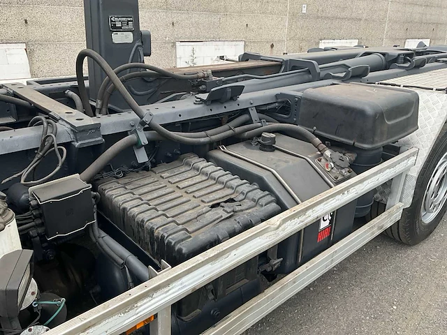 2013 daf cf 85.360 vrachtwagen met containersysteem - afbeelding 29 van  62
