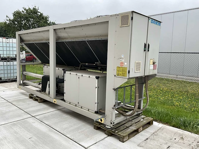 2013 daikin ewaq240f-xr003 ijswatermachine - afbeelding 1 van  11