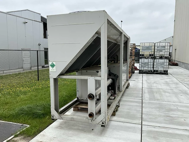 2013 daikin ewaq240f-xr003 ijswatermachine - afbeelding 6 van  11