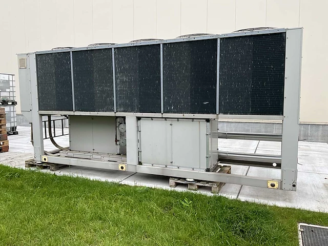 2013 daikin ewaq240f-xr003 ijswatermachine - afbeelding 8 van  11
