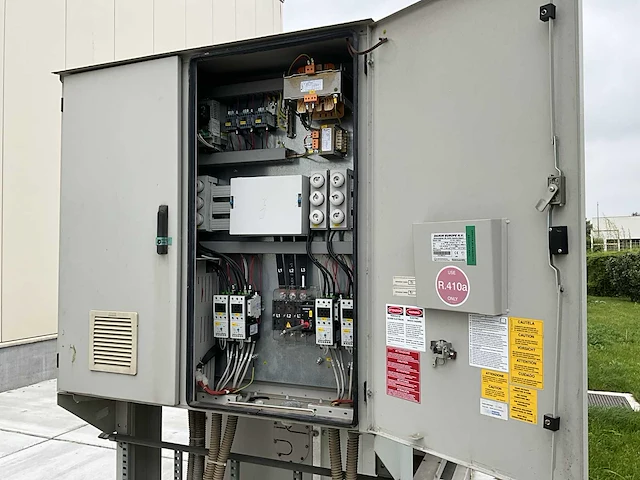 2013 daikin ewaq240f-xr003 ijswatermachine - afbeelding 9 van  11