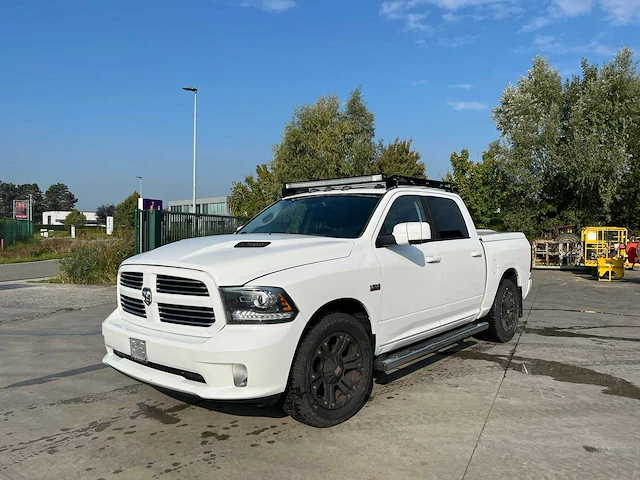 2013 dodge ram 1500 hemi v8 - afbeelding 1 van  38