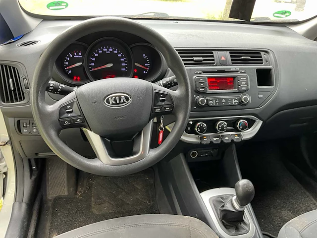 2013 kia new rio personenauto - afbeelding 4 van  31