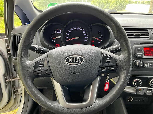 2013 kia new rio personenauto - afbeelding 5 van  31