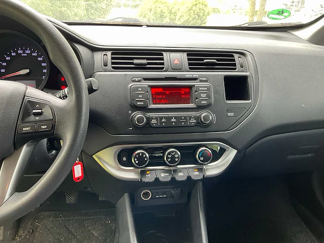 2013 kia new rio personenauto - afbeelding 7 van  31