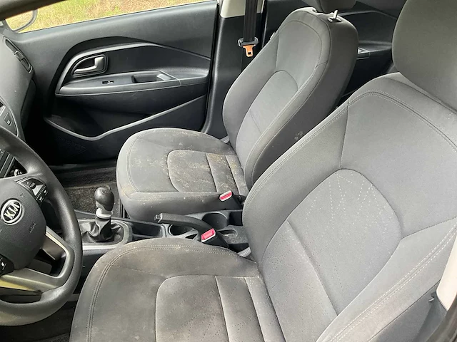 2013 kia new rio personenauto - afbeelding 18 van  31