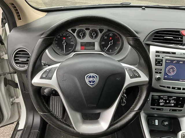 2013 lancia delta - afbeelding 9 van  33