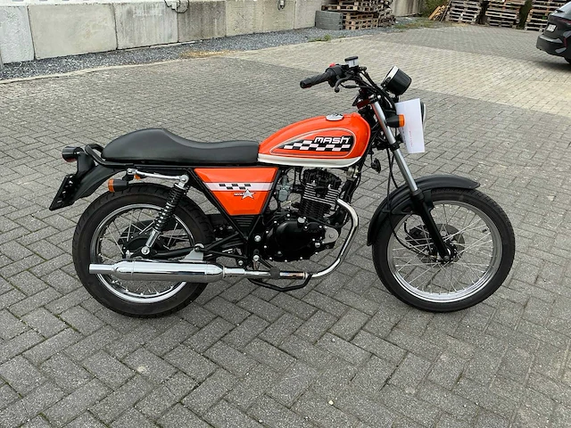 2013 mash seventy - afbeelding 12 van  15