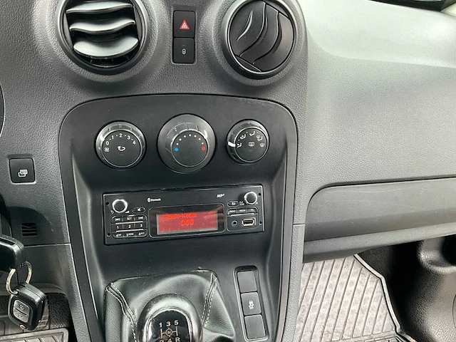 2013 mercedes-benz citan lichte vracht - afbeelding 29 van  44