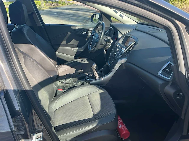2013 opel astra notchback - afbeelding 16 van  51