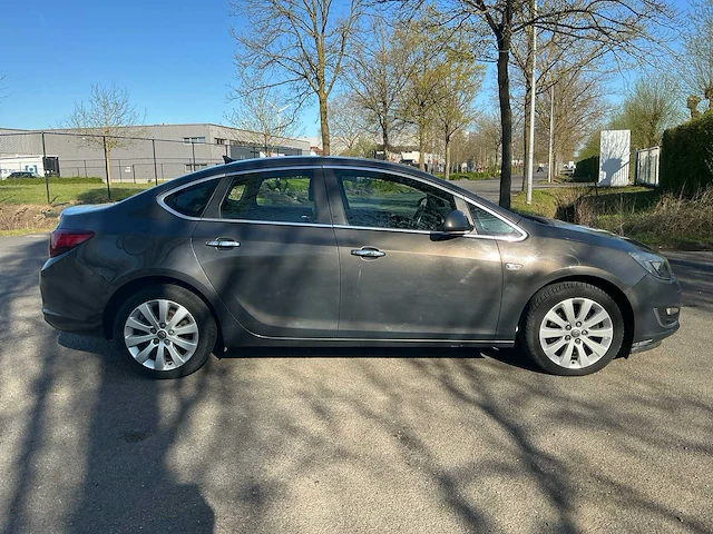 2013 opel astra notchback - afbeelding 34 van  51