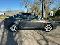 2013 opel astra notchback - afbeelding 34 van  51
