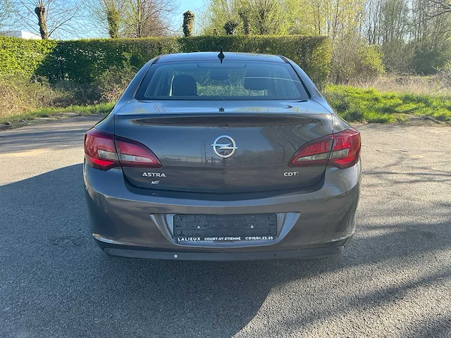 2013 opel astra notchback - afbeelding 48 van  51