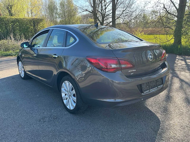 2013 opel astra notchback - afbeelding 49 van  51