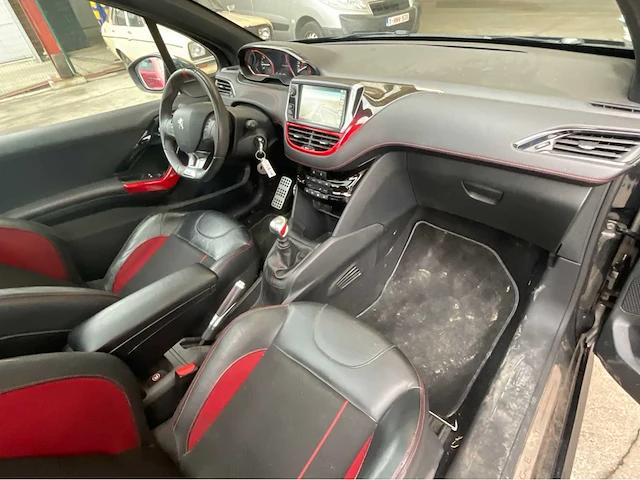 2013 peugeot 208 gti 1.6 thp 200 auto - afbeelding 11 van  28