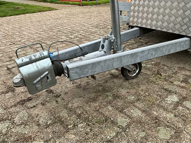 2013 sallas foodtrailer / mobiele snackwagen / frietkraam - afbeelding 3 van  64