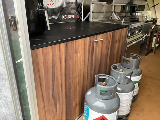 2013 sallas foodtrailer / mobiele snackwagen / frietkraam - afbeelding 19 van  64