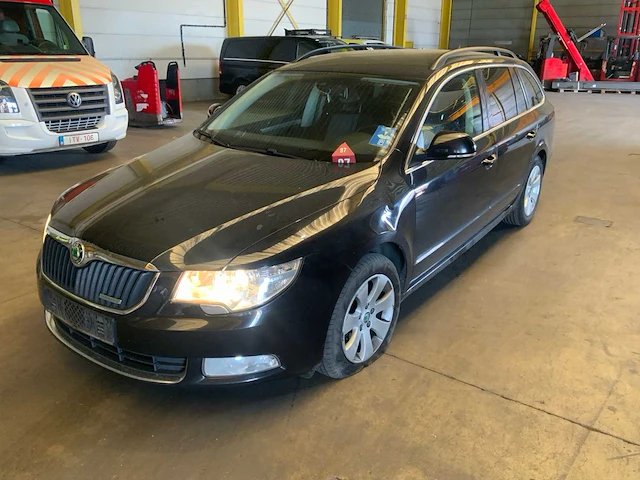 2013 skoda superb break personenauto - afbeelding 1 van  27