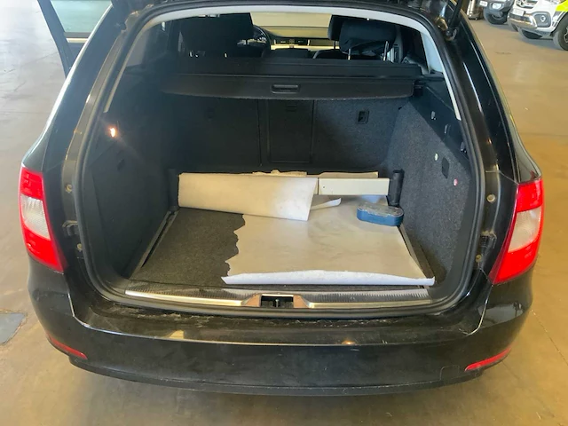 2013 skoda superb break personenauto - afbeelding 14 van  27