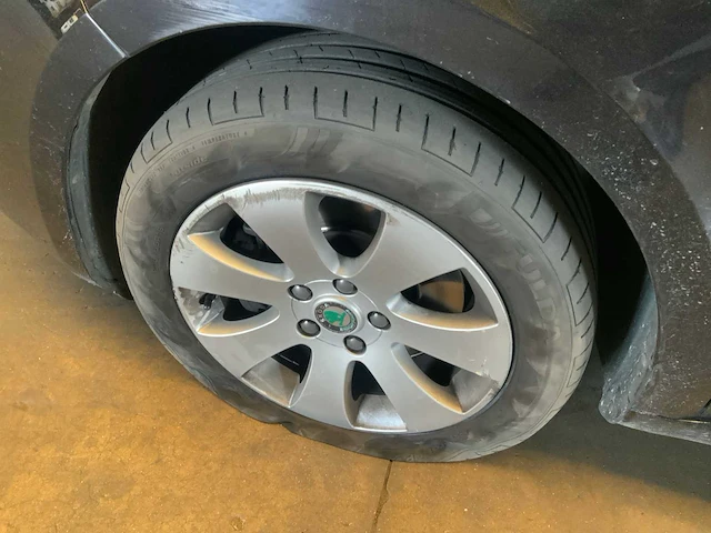 2013 skoda superb break personenauto - afbeelding 19 van  27