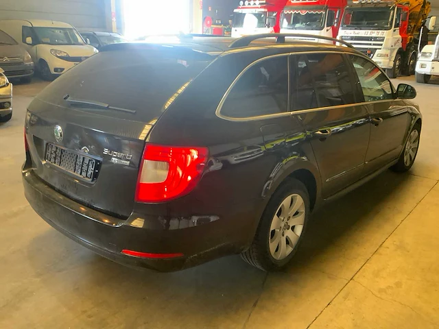2013 skoda superb break personenauto - afbeelding 23 van  27