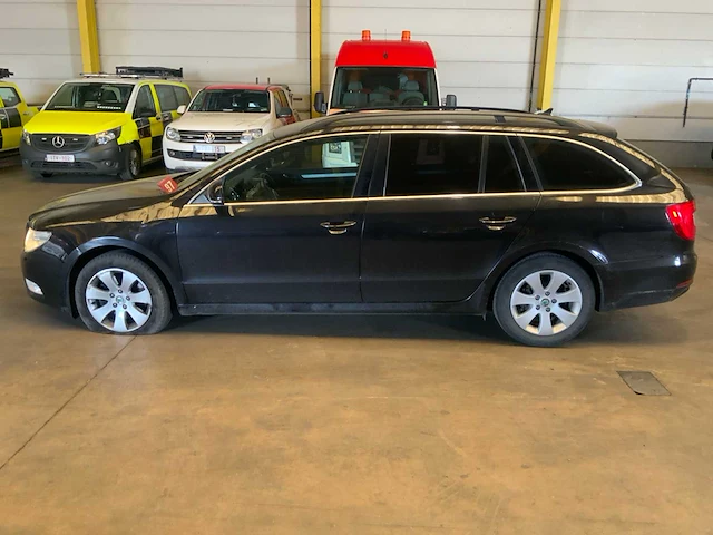 2013 skoda superb break personenauto - afbeelding 25 van  27