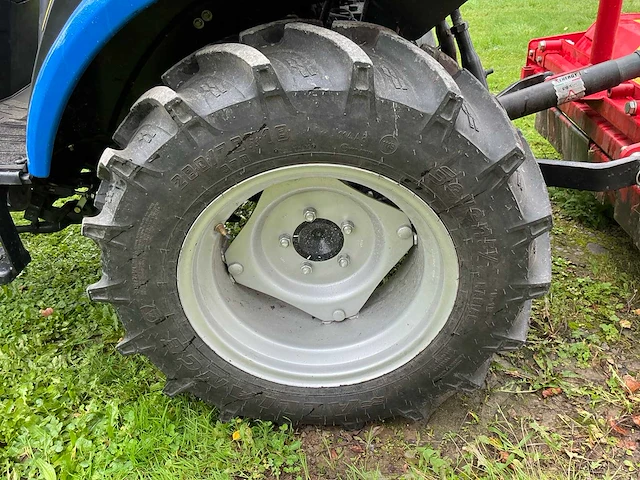 2013 sonalika t2a 4wd landbouwtractor - afbeelding 2 van  38
