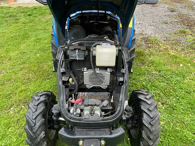 2013 sonalika t2a 4wd landbouwtractor - afbeelding 17 van  38
